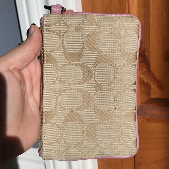 Coach wristlet - Picture 2 of 8